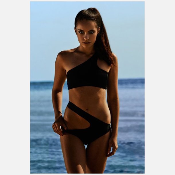 Black Swim Suit - Elizabeth